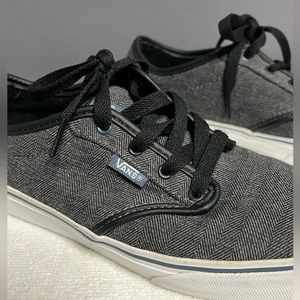 Vans Off the Wall US Youth size 5 grey with white/black trim